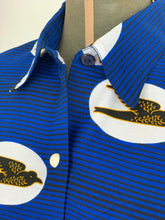 Carica l'immagine nel visualizzatore di Gallery, Camicia in Rondini wax