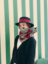 Carica l'immagine nel visualizzatore di Gallery, Cocchino in Sabaudian Wax