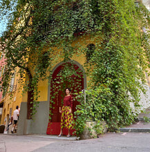 Carica l'immagine nel visualizzatore di Gallery, Gonna Mahotella in Fleur de Mariage Ruby Wax