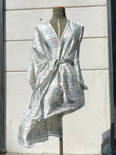 Carica l'immagine nel visualizzatore di Gallery, Plandra in Bogolan White