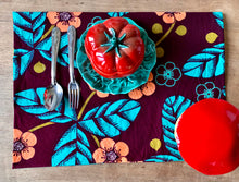 Carica l'immagine nel visualizzatore di Gallery, Set tovagliette Bamako Lunch in Burgundy Jungle wax