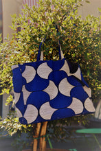 Carica l'immagine nel visualizzatore di Gallery, Campamàc Big in Ventana blu Wax