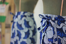 Carica l'immagine nel visualizzatore di Gallery, Gonna Parej in Fleurs de Mariage blue Wax
