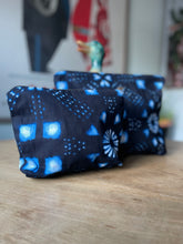 Carica l&#39;immagine nel visualizzatore di Gallery, Pochette Indigo 1
